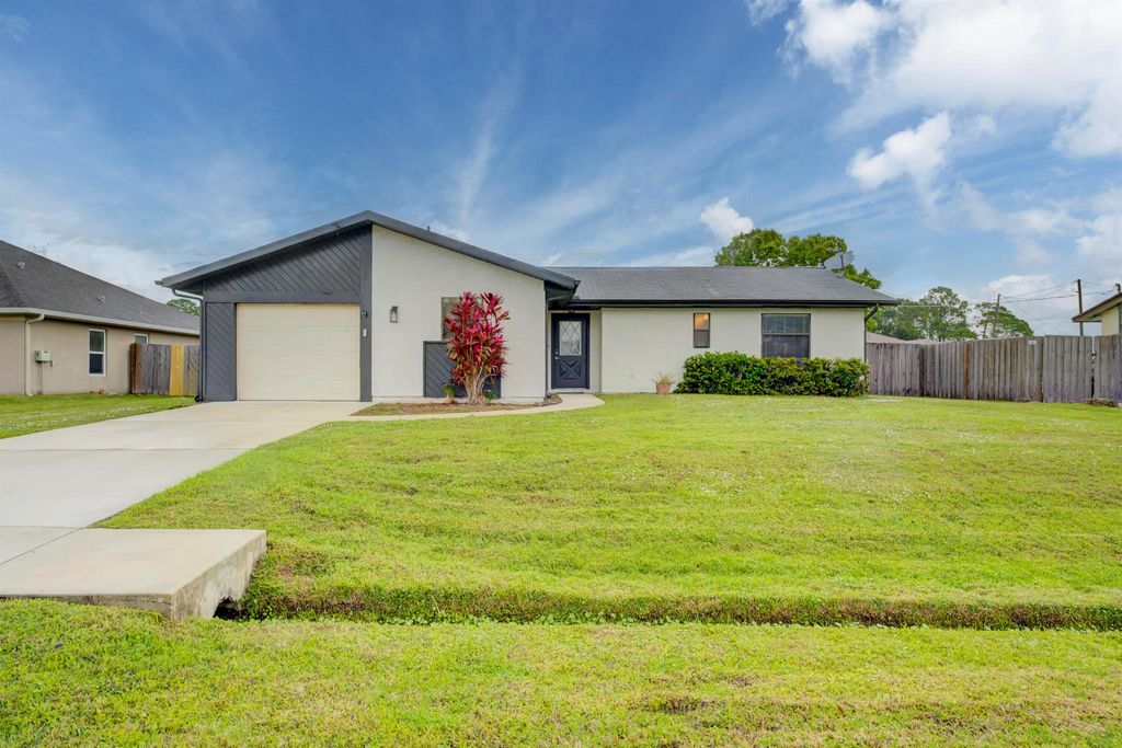 Photo of 773 SE Brookedge Avenue, Port Saint Lucie, FL 34983 (MLS # R10954652)