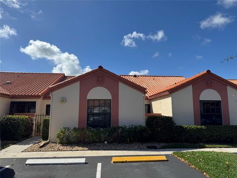 84 Centennial Ct Deerfield Beach FL 33442