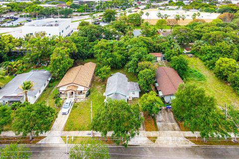 Tiny photo for 156 Pearl Street, Boca Raton, FL 33432 (MLS # B26021607)