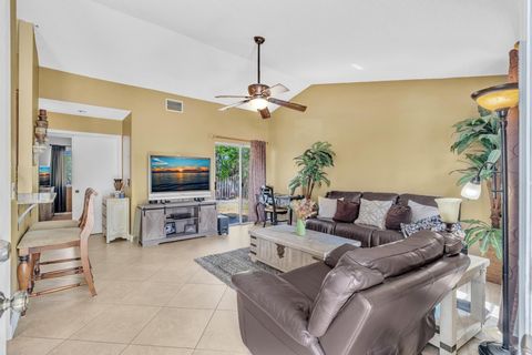 8727 Spring Valley Dr Boynton Beach FL 33472
