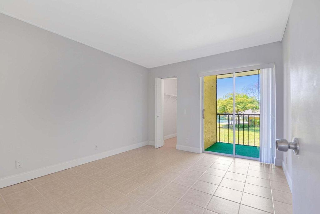 Photo of 112 Meadows Circle, Boynton Beach, FL 33436 (MLS # R10986341)