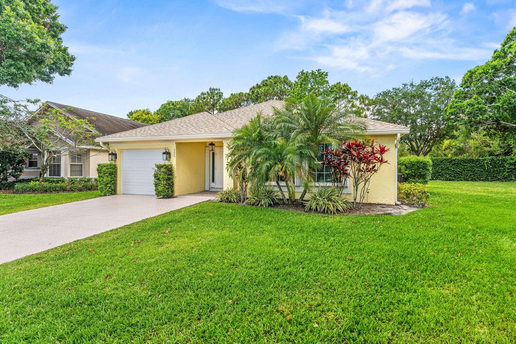 Photo of 226 Moccasin Trail W, Jupiter, FL 33458 (MLS # B26022093)