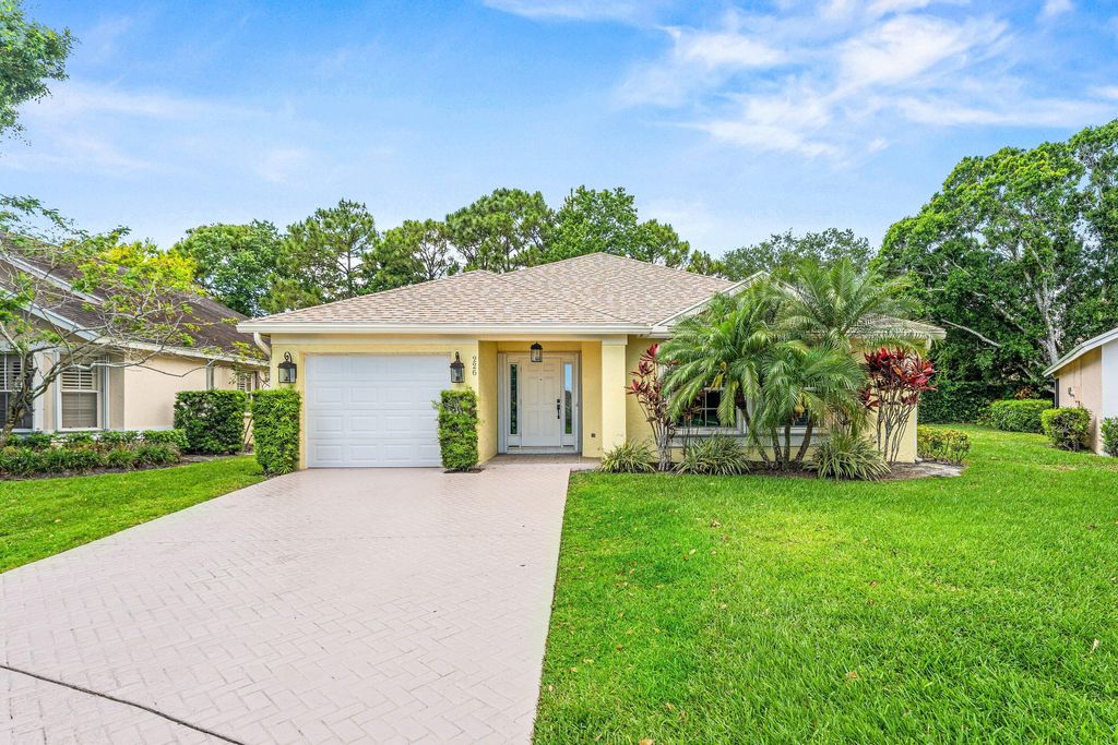Photo of 226 Moccasin Trail W, Jupiter, FL 33458 (MLS # B26022093)