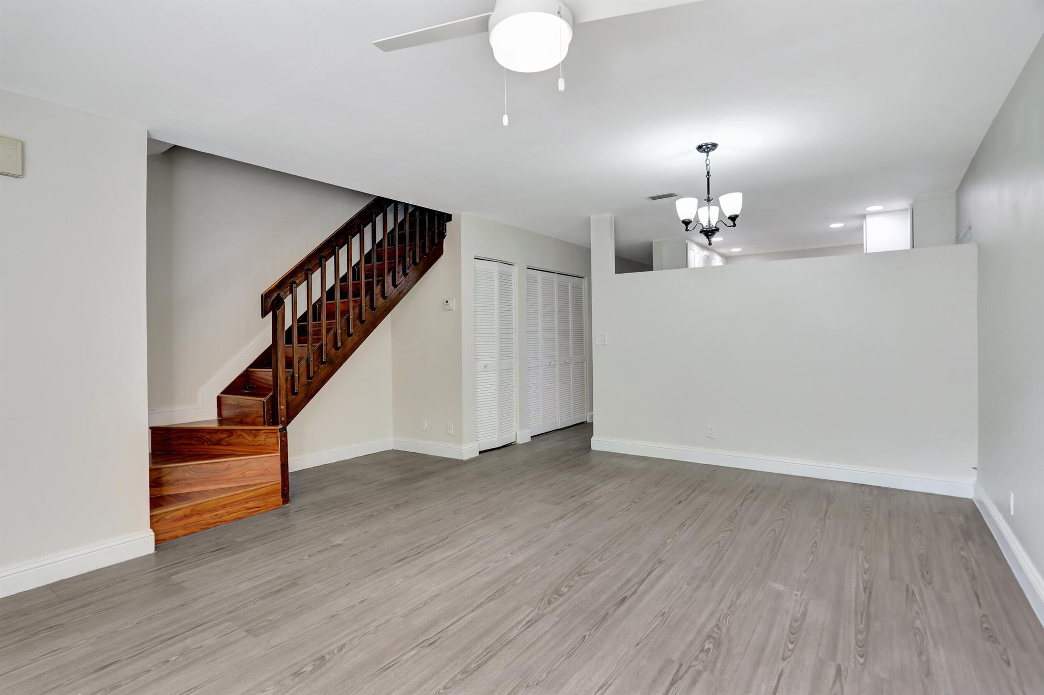 9775 Riverside Drive 68-3