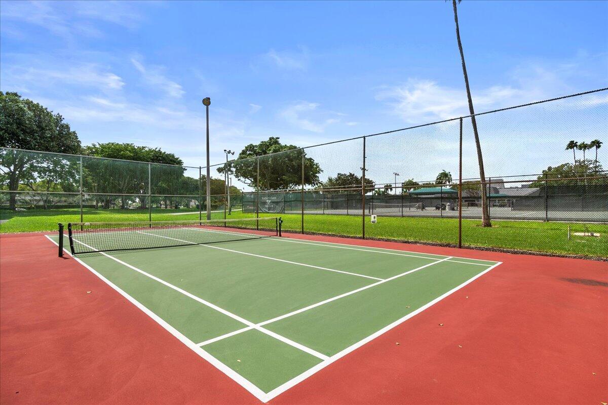 HUNTINGTON LAKES SEC ONE - Residential