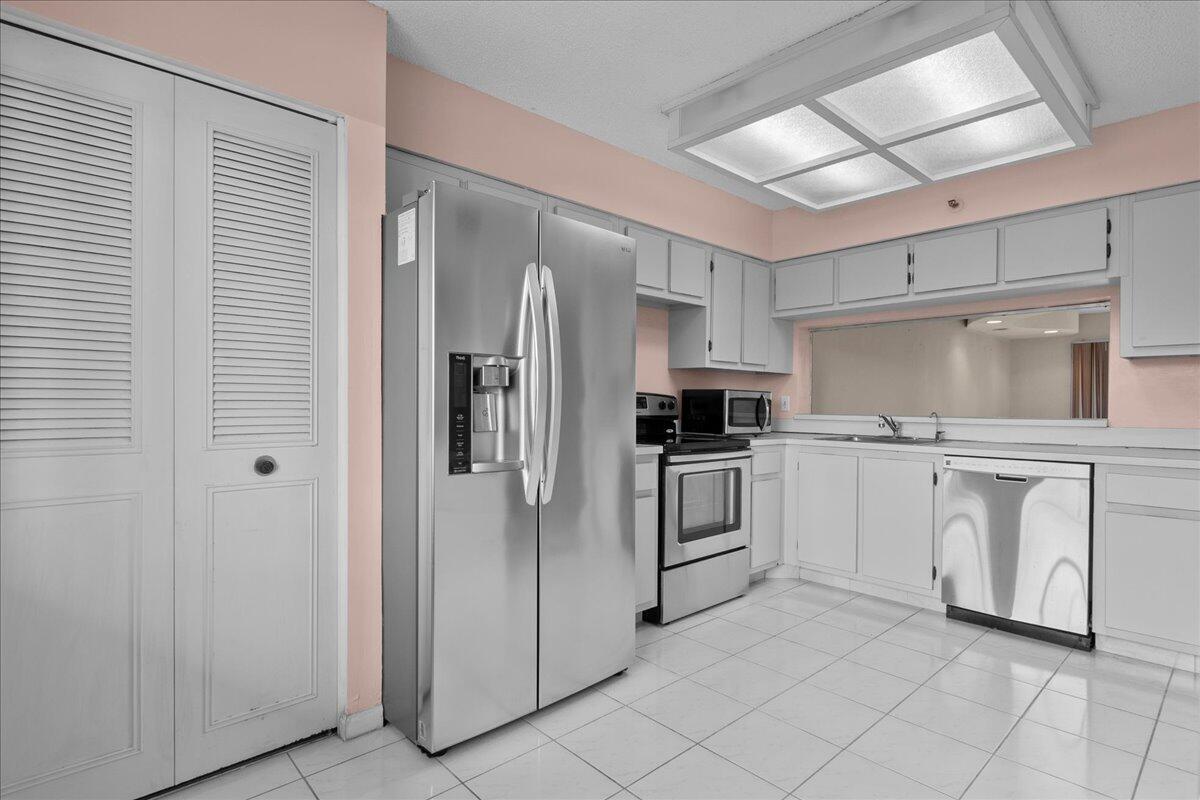 HUNTINGTON LAKES SEC ONE - Residential