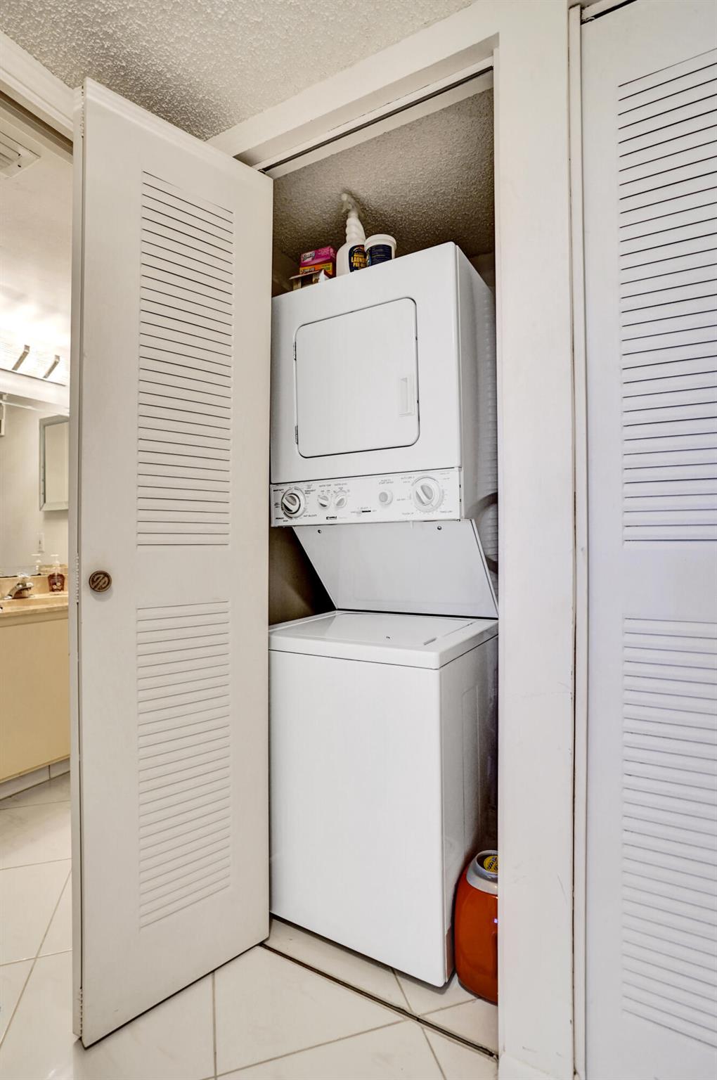 HUNTINGTON LAKES SEC THRE - Residential