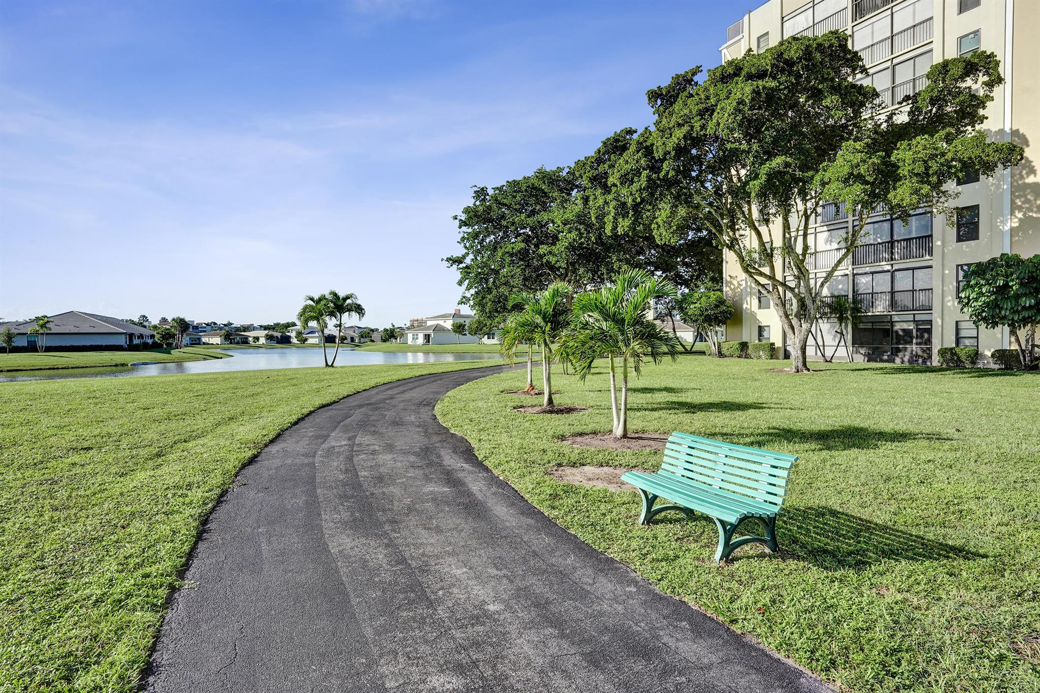 HUNTINGTON LAKES SEC THRE - Residential