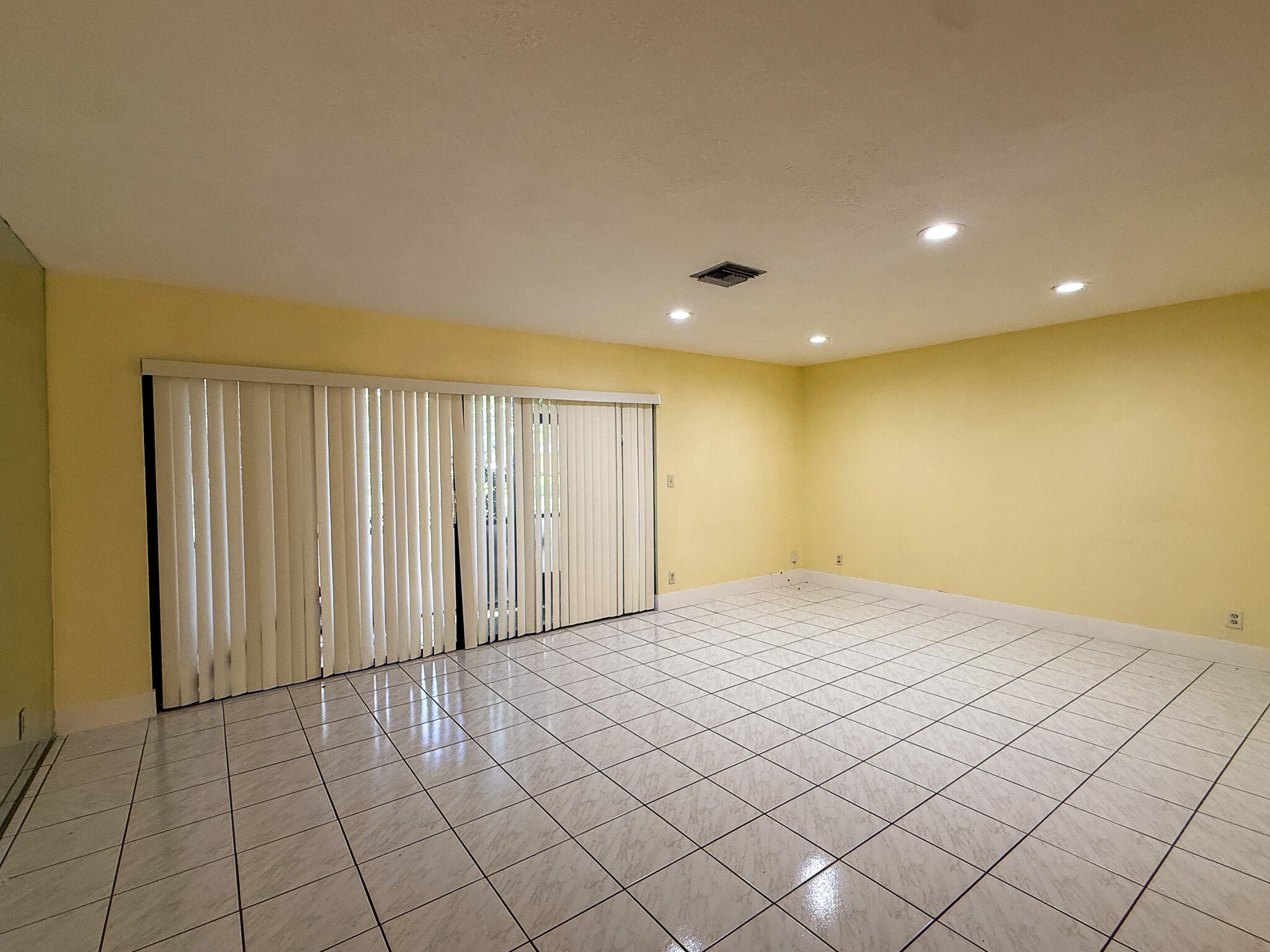 SPRINGTREE LAKES - Residential