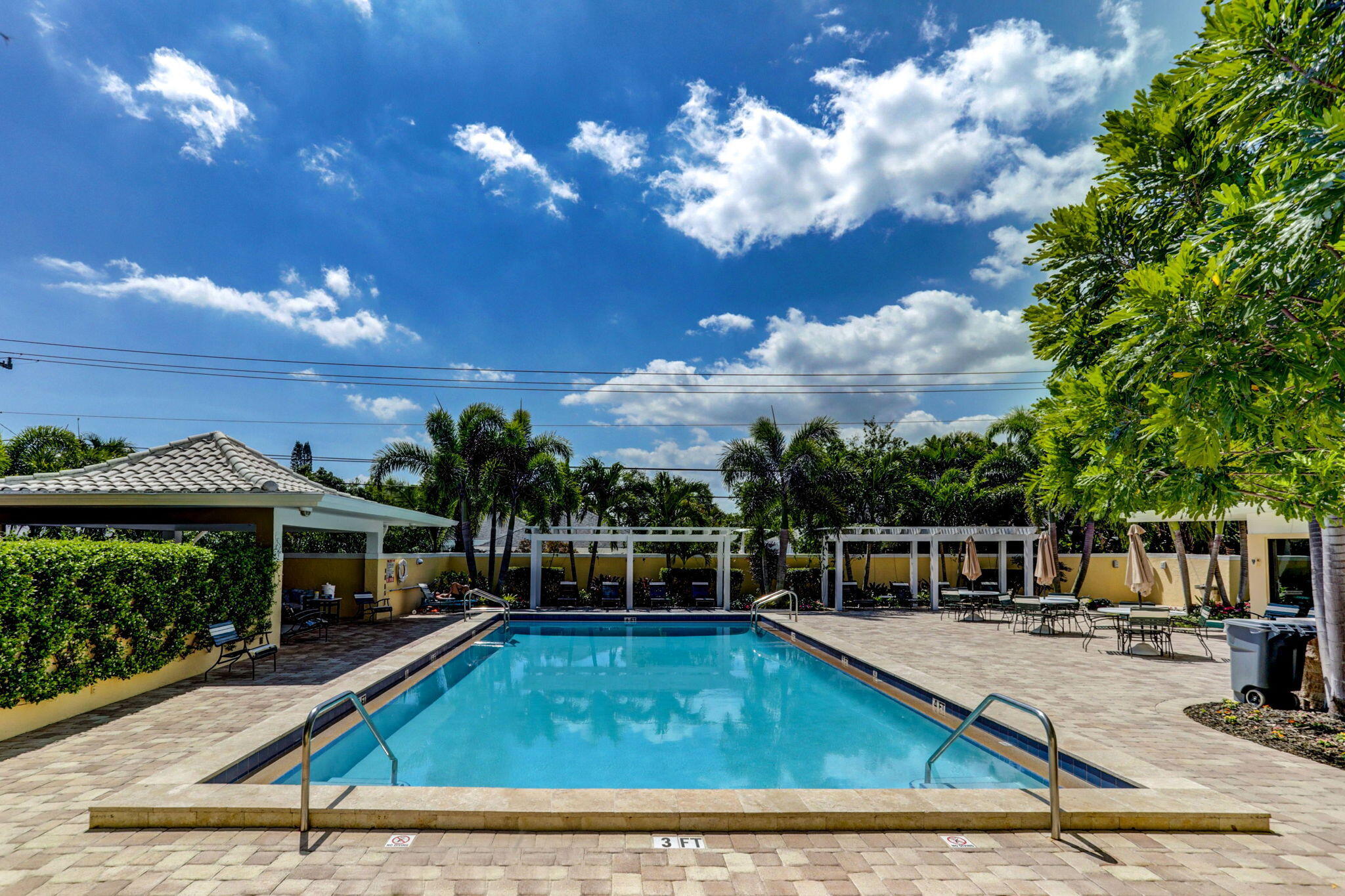 TURTLE CREEK APARTMENT BUILDINGS CONDO - Residential