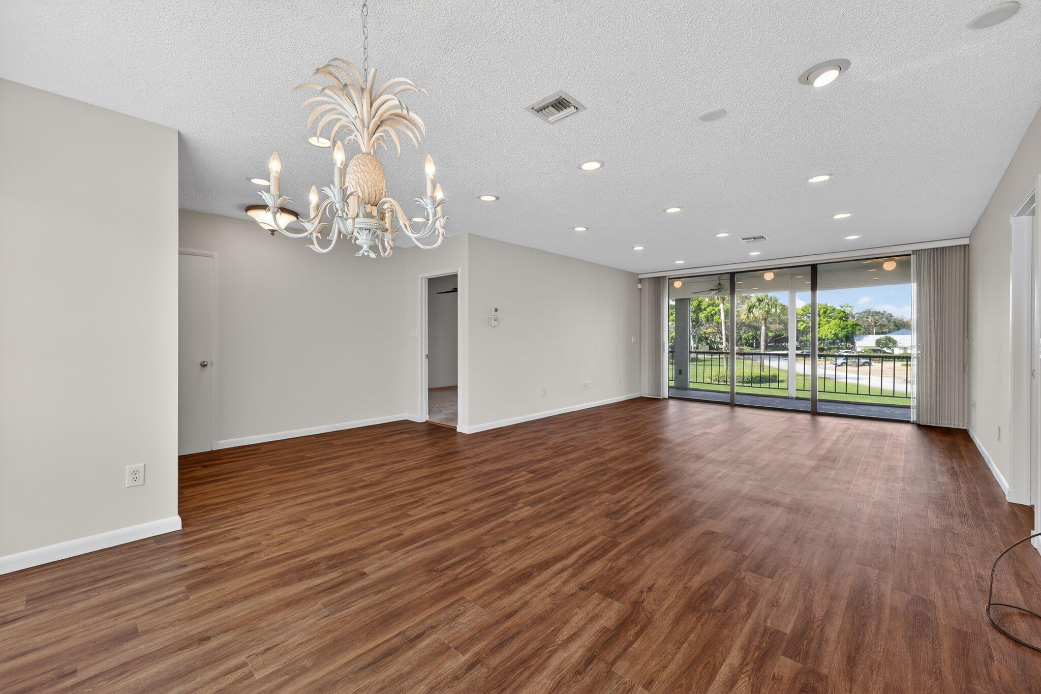 16 SE Turtle Creek Drive E