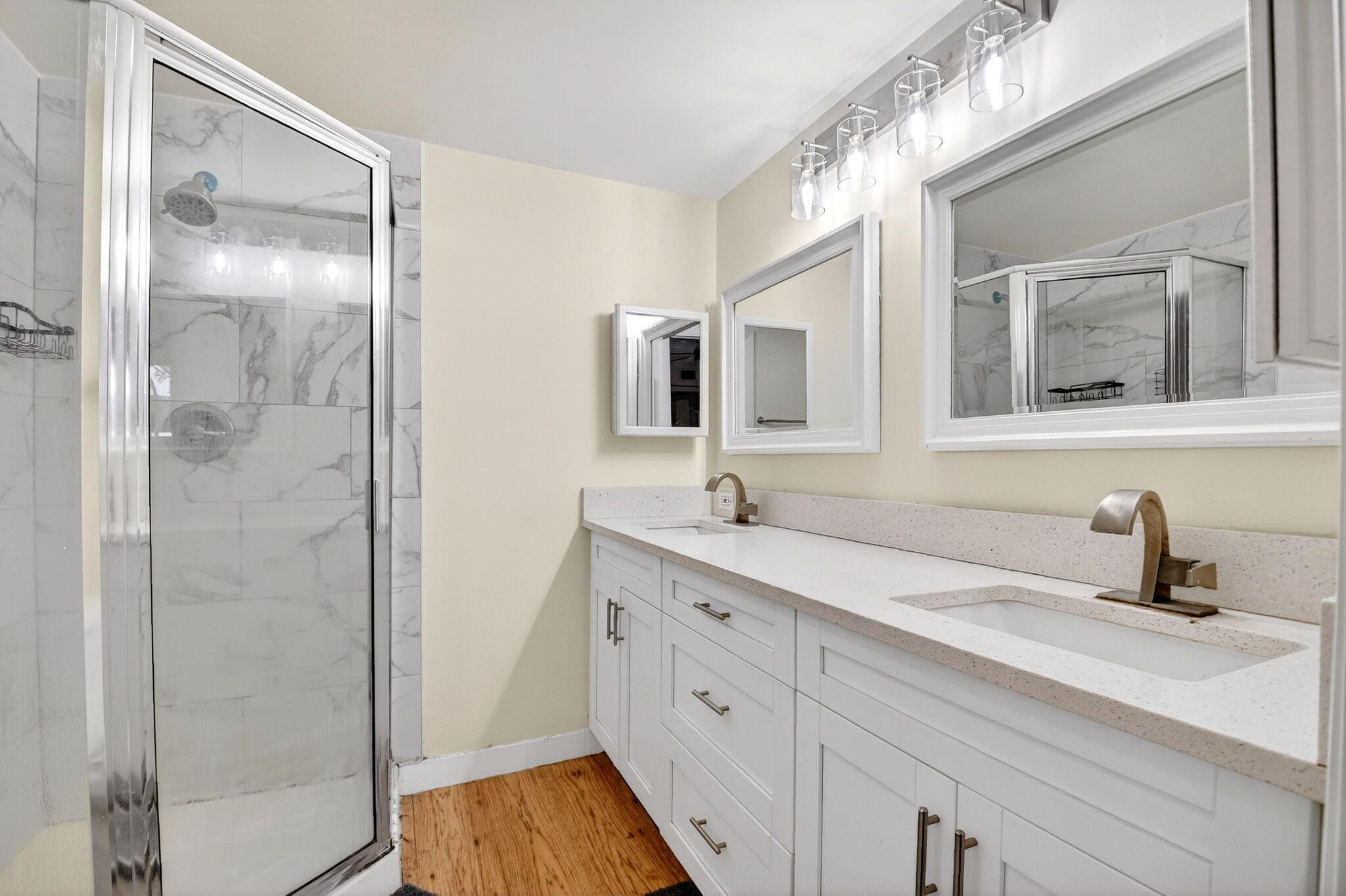 WATERSIDE LUXURY TOWNHOMES CONDO - Residential Lease