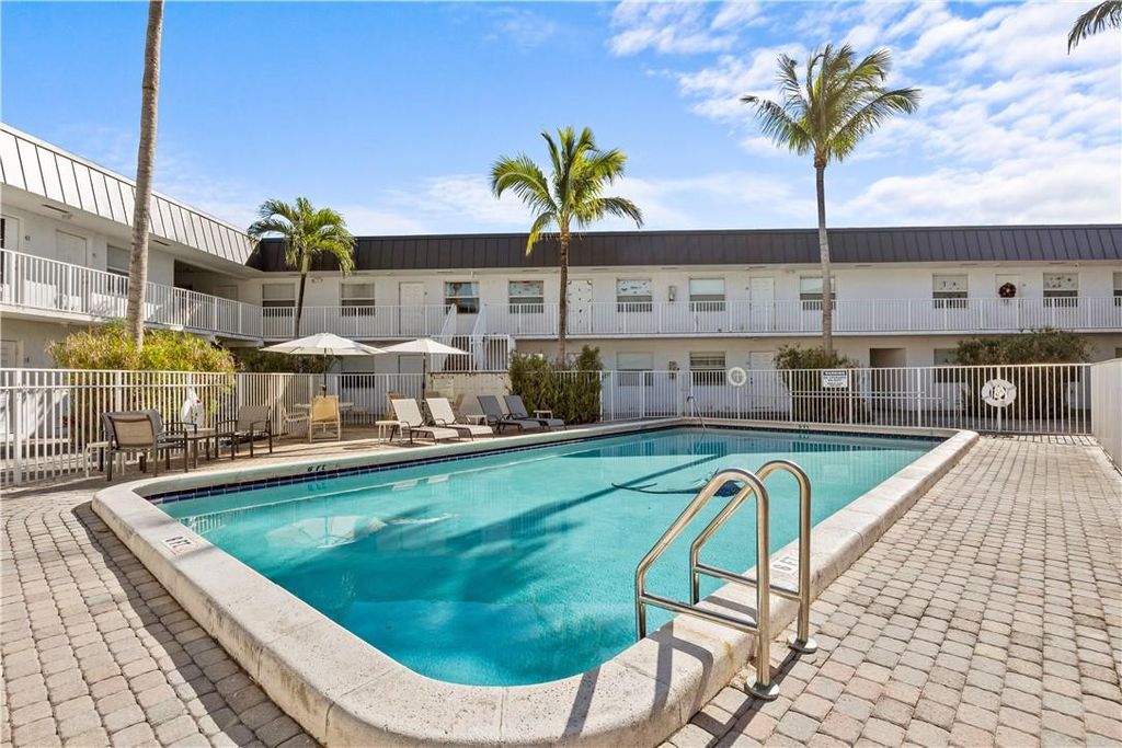 Photo of 1470 N Dixie Highway #2, Fort Lauderdale, FL 33304 (MLS # B26025216)