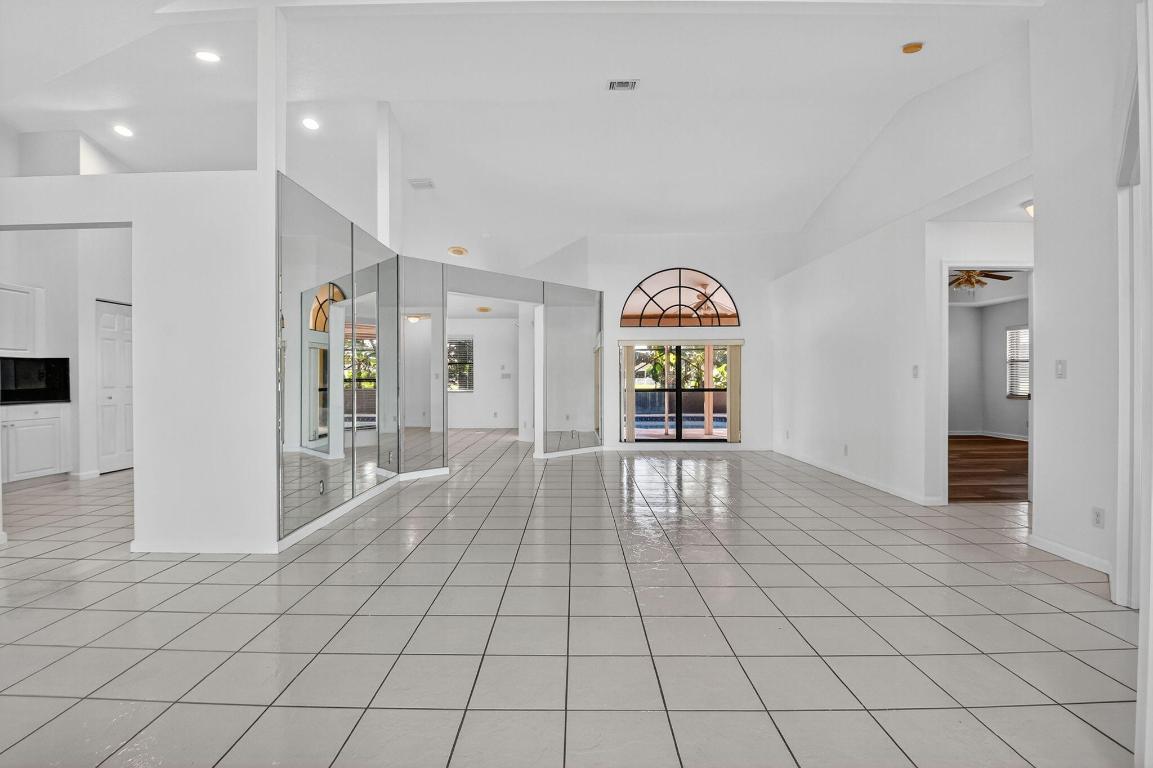 SARATOGA AT ROYAL PALM 4 - Residential