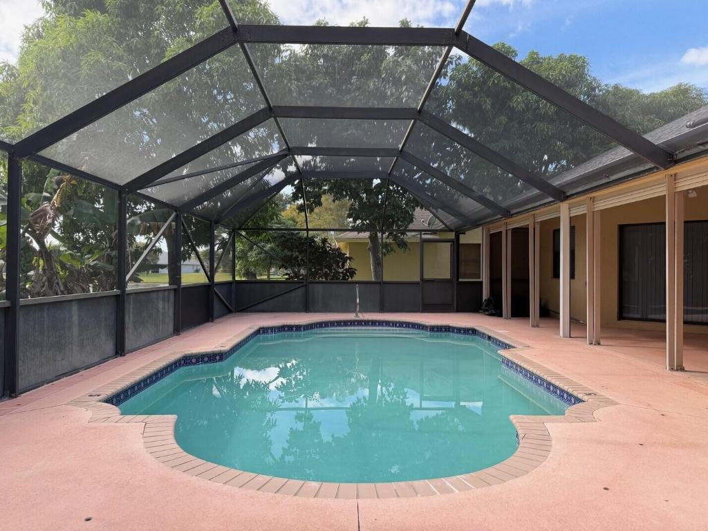 SARATOGA AT ROYAL PALM 4 - Residential