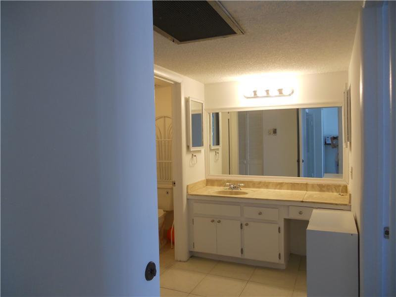 THE SEASONS - Residential