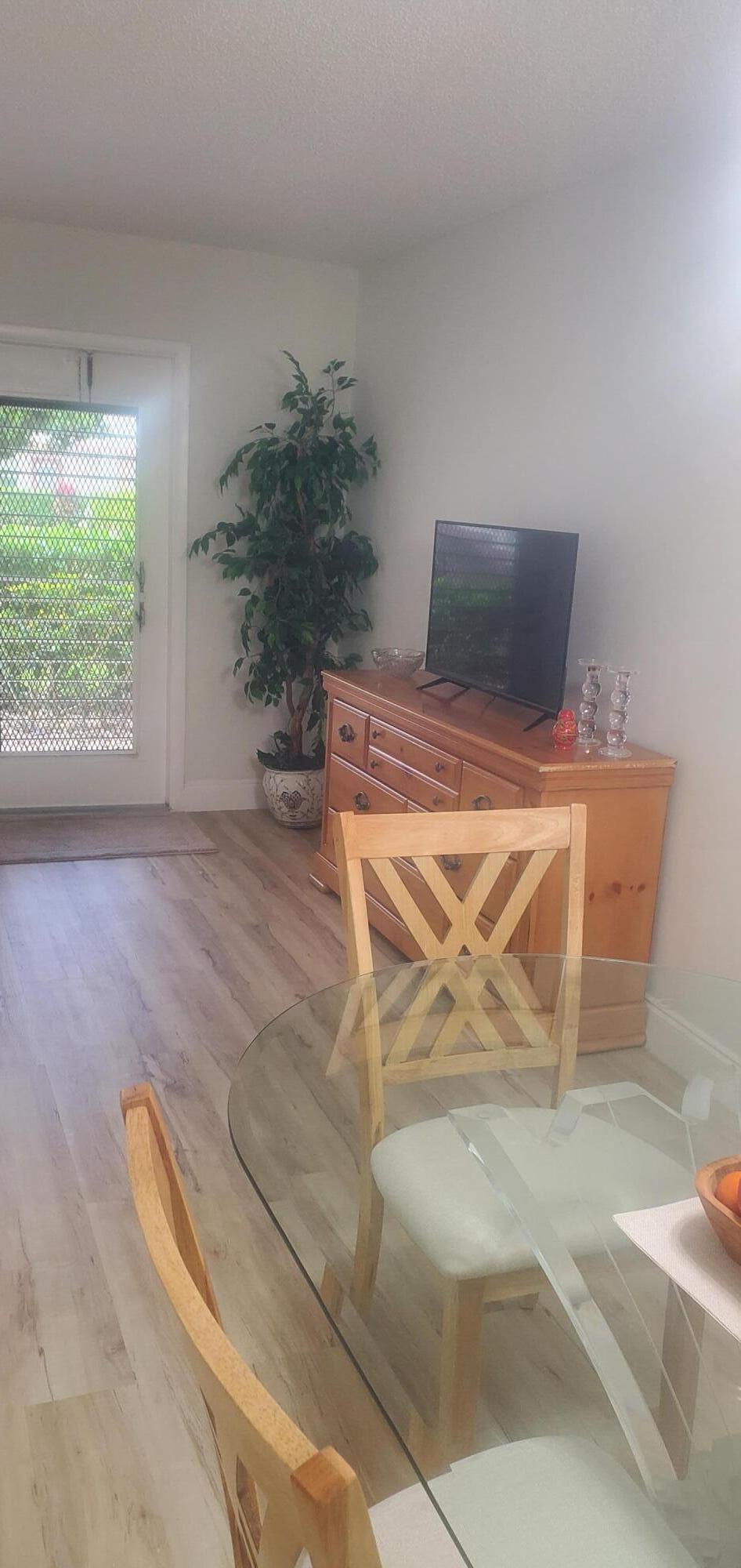 FANSHAW AT CENTURY VILLAGE CONDO - Residential