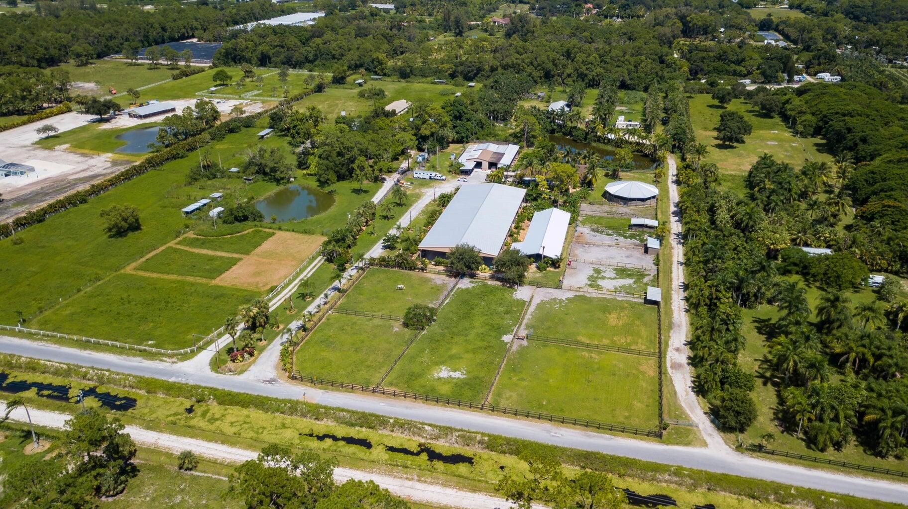 LOXAHATCHEE GROVES - Residential