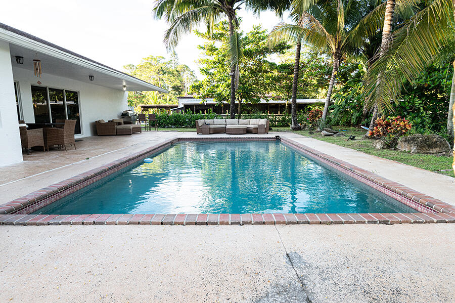 LOXAHATCHEE GROVES - Residential