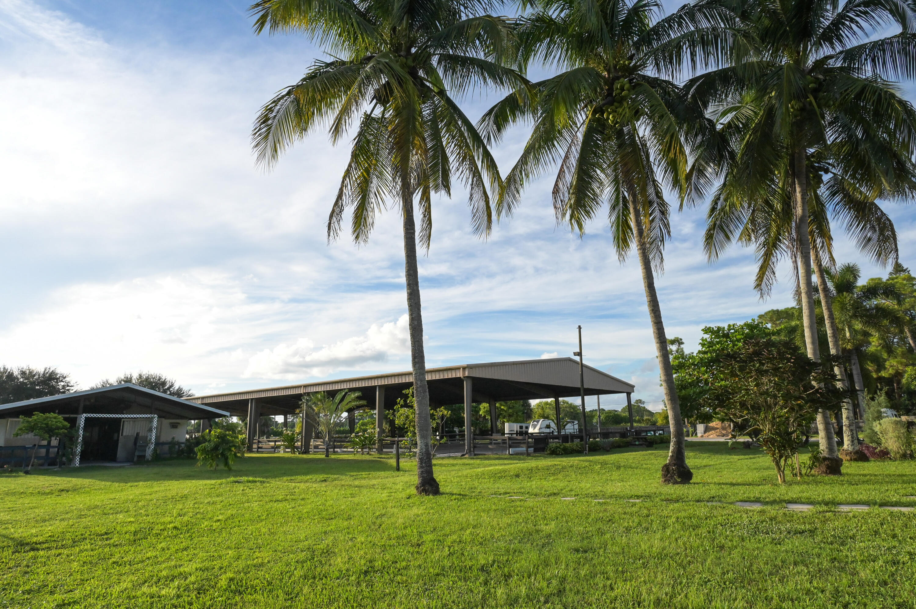 LOXAHATCHEE GROVES - Residential