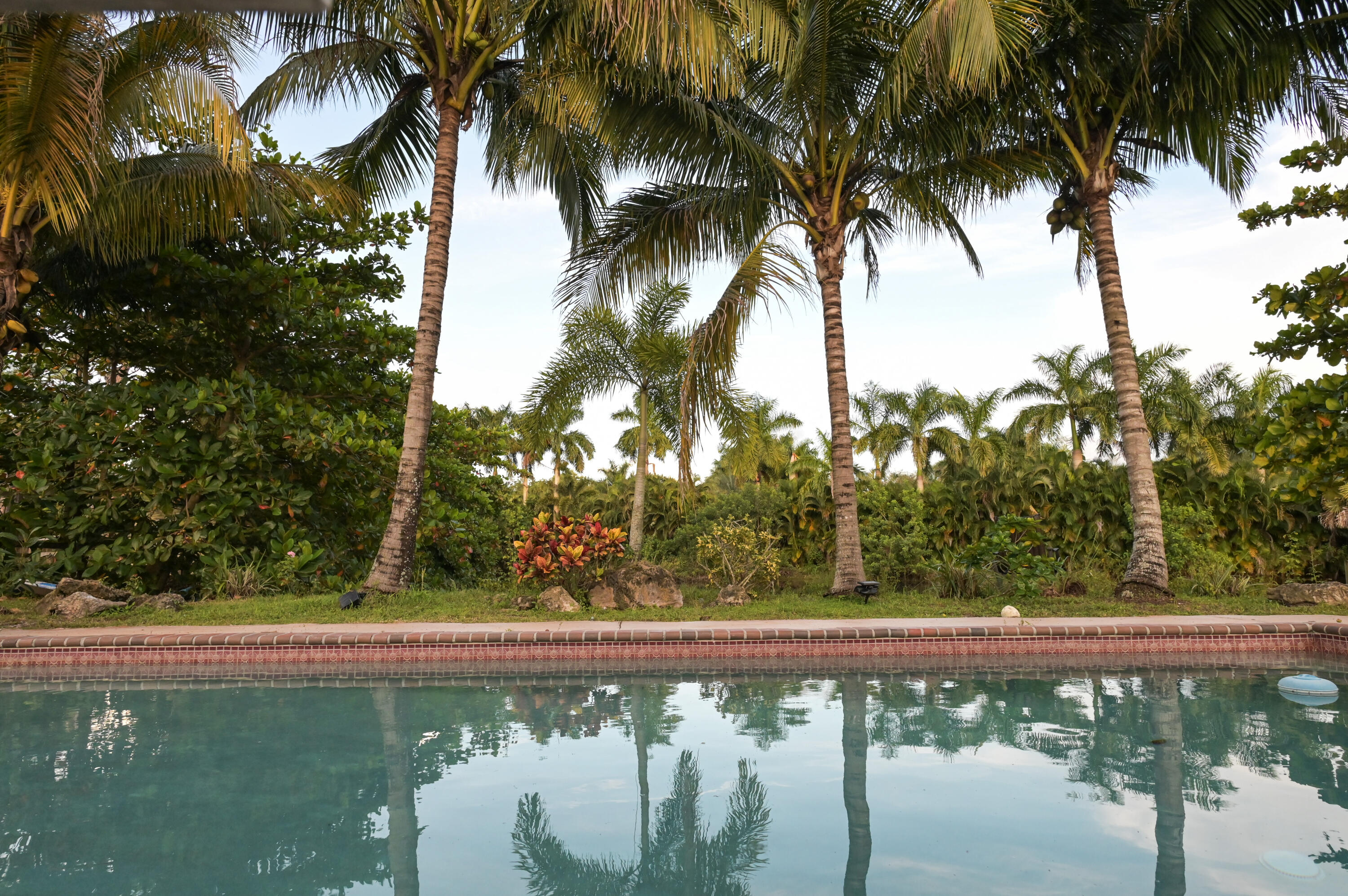 LOXAHATCHEE GROVES - Residential