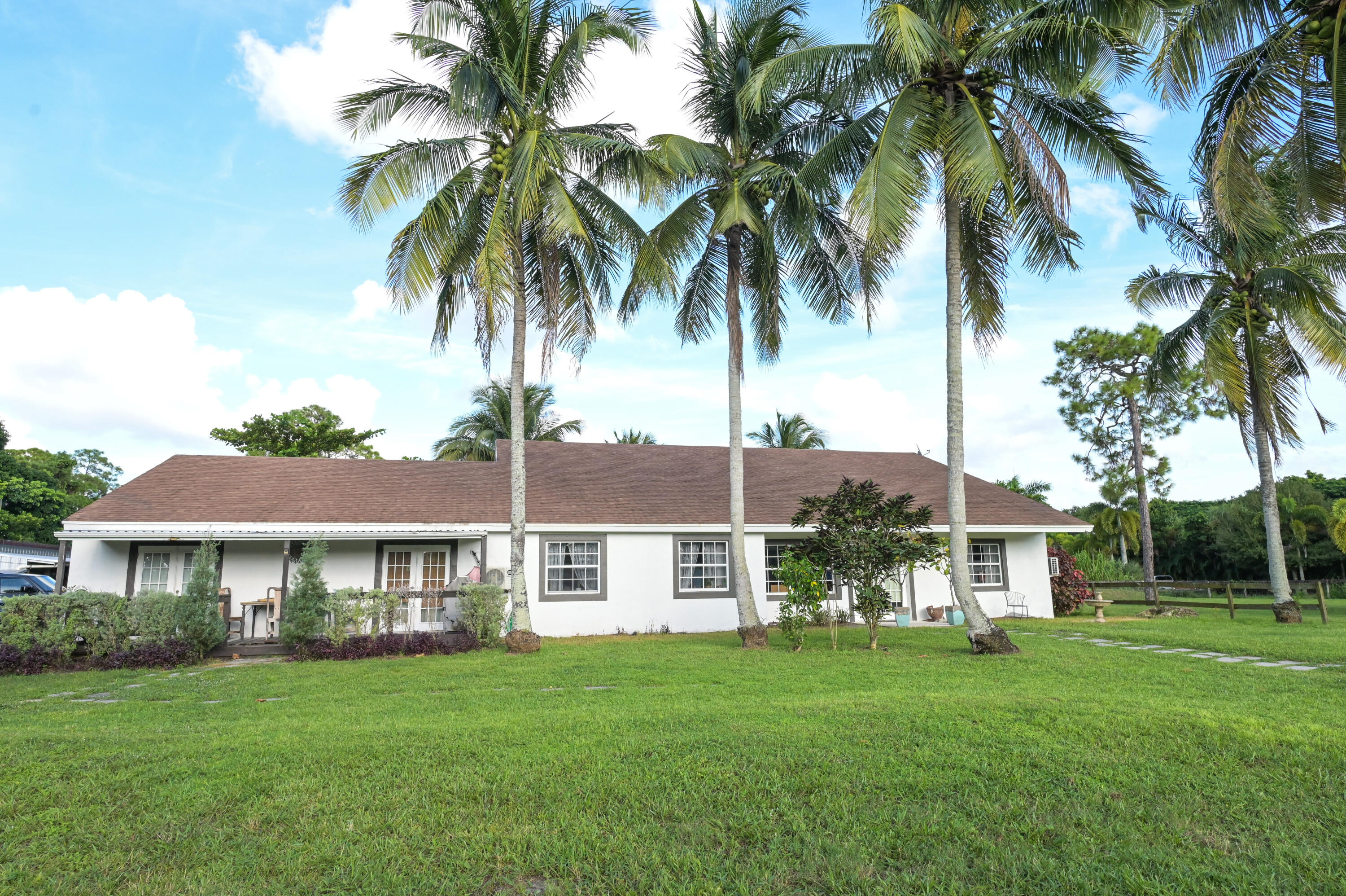 LOXAHATCHEE GROVES - Residential