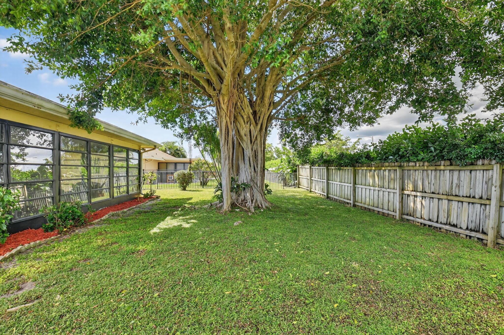 COCO WOOD LAKES SEC 3 - Residential