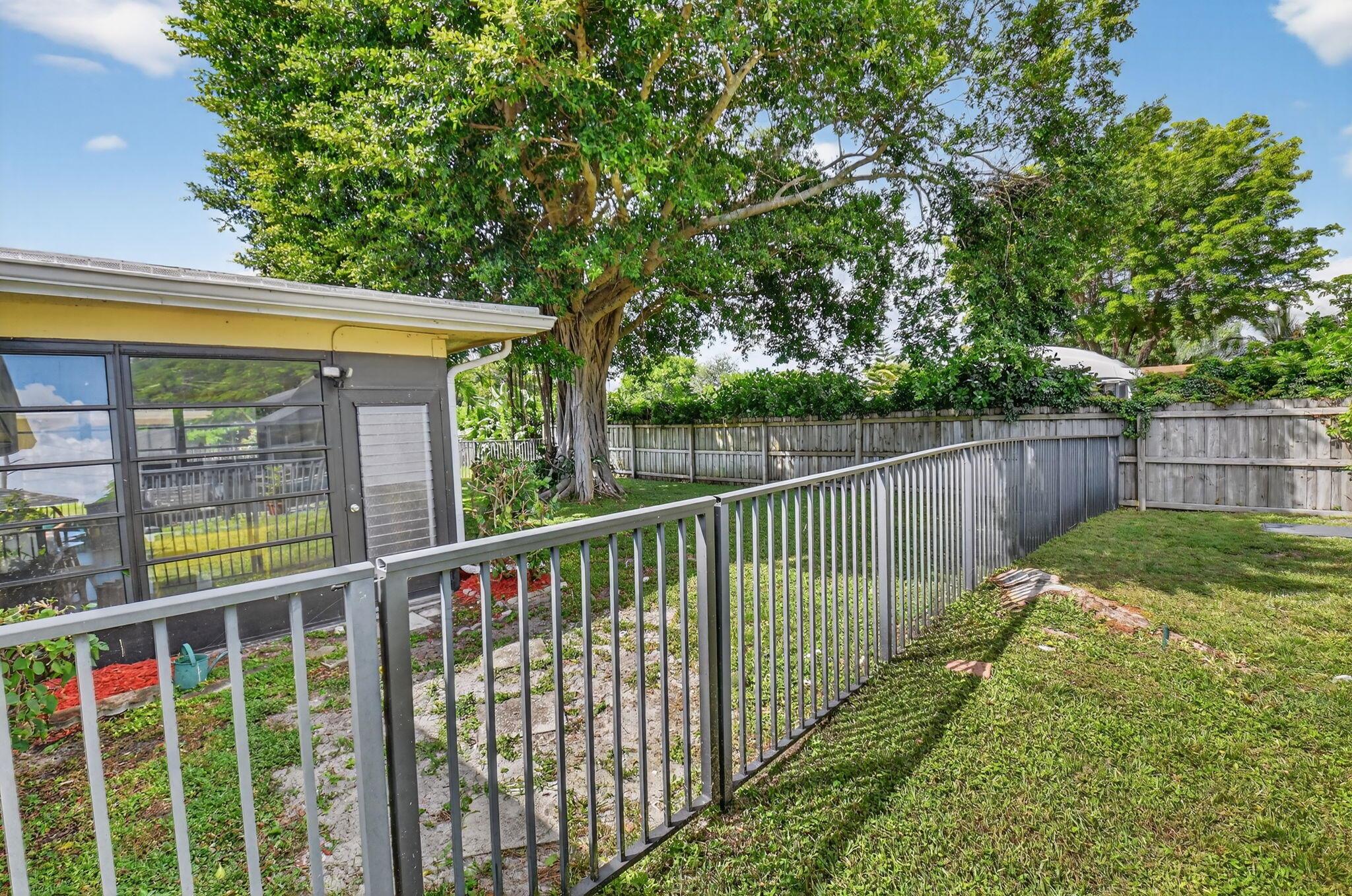 COCO WOOD LAKES SEC 3 - Residential
