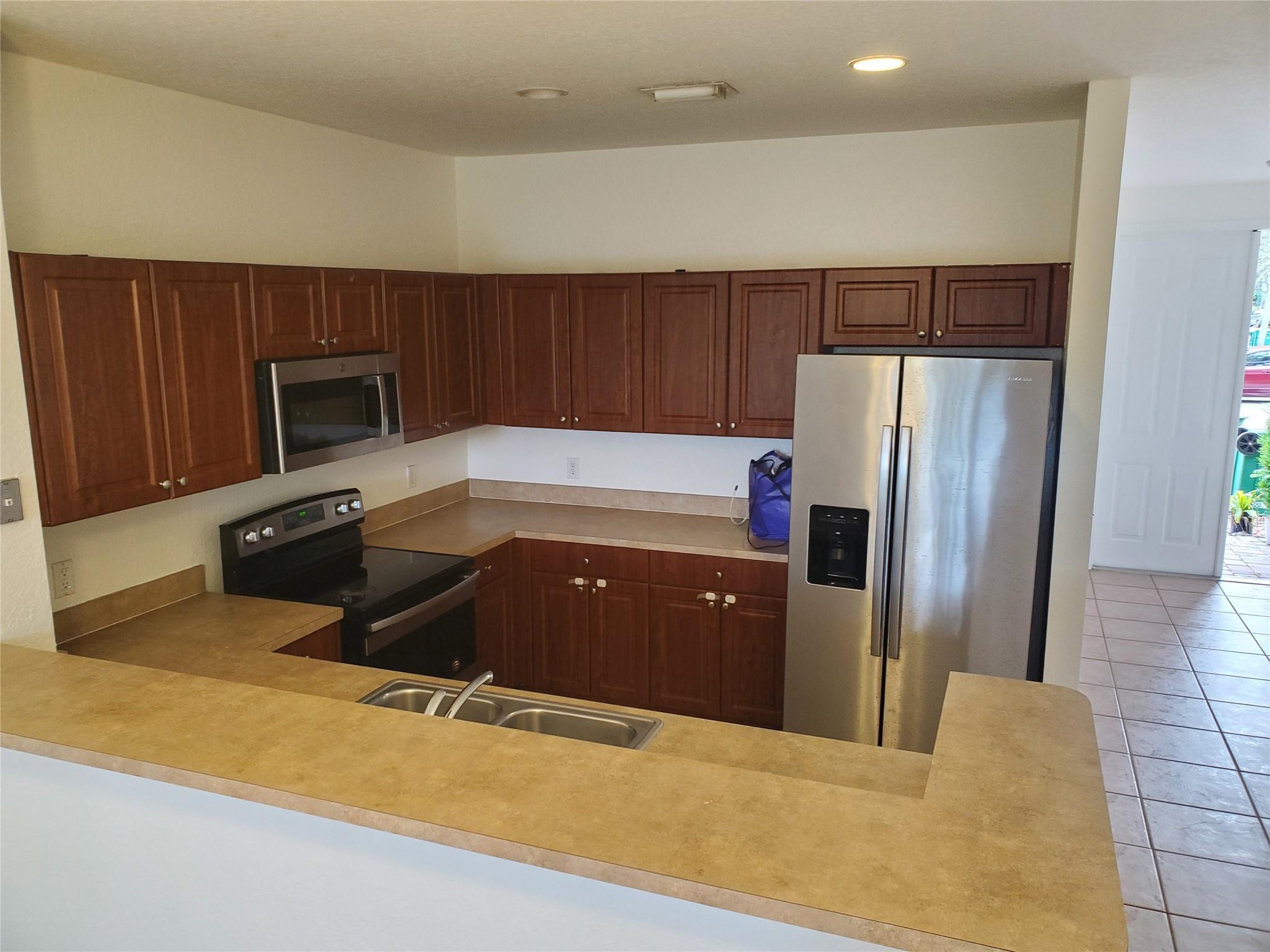 SOUTHGATE AT NOB HILL - Residential