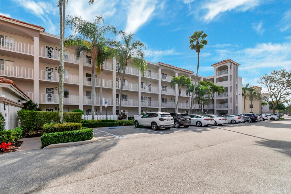 Photo of 14096 Huntington Pointe Drive #407, Delray Beach, FL 33484 (MLS # R11165468)