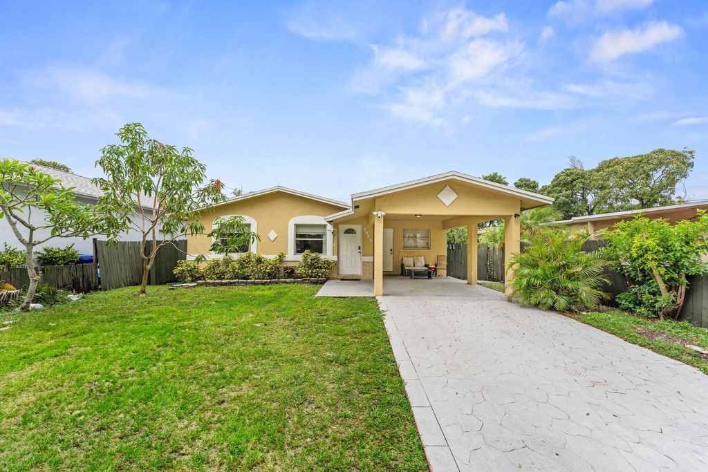 Photo of 2640 NW 14th Court, Fort Lauderdale, FL 33311 (MLS # B26025017)