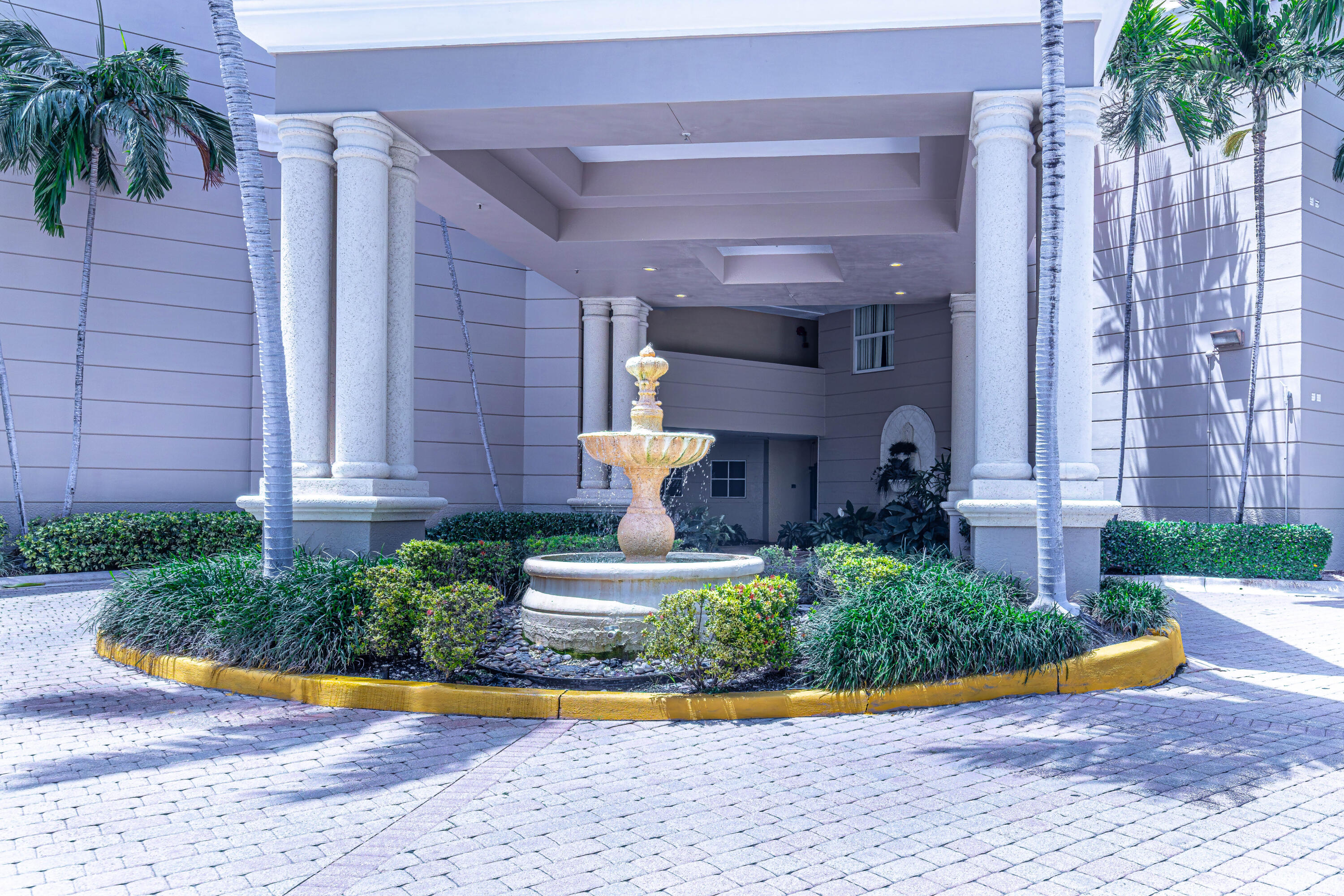 PORTO BELLAGIO CONDO - Residential