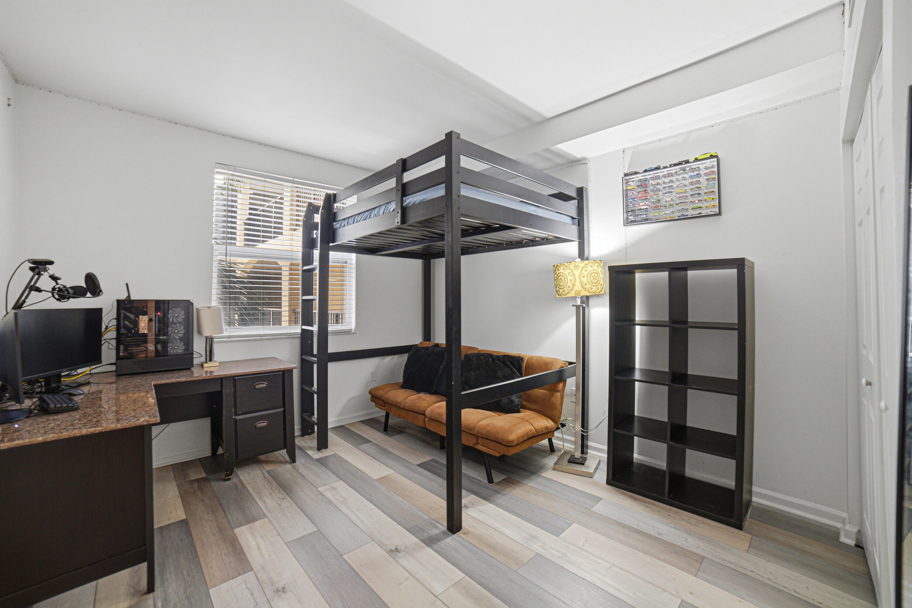 PORTO BELLAGIO CONDO - Residential