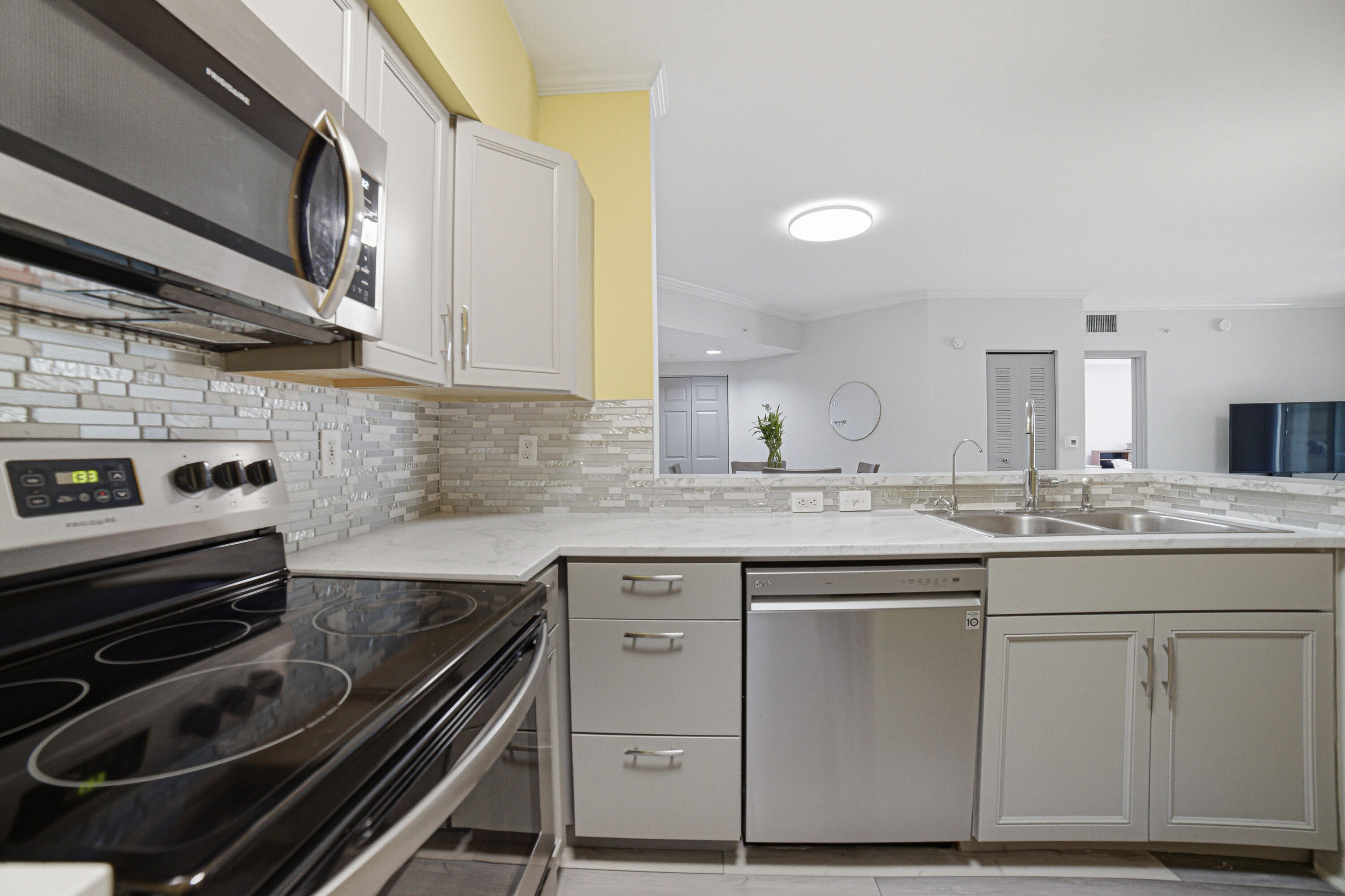 PORTO BELLAGIO CONDO - Residential