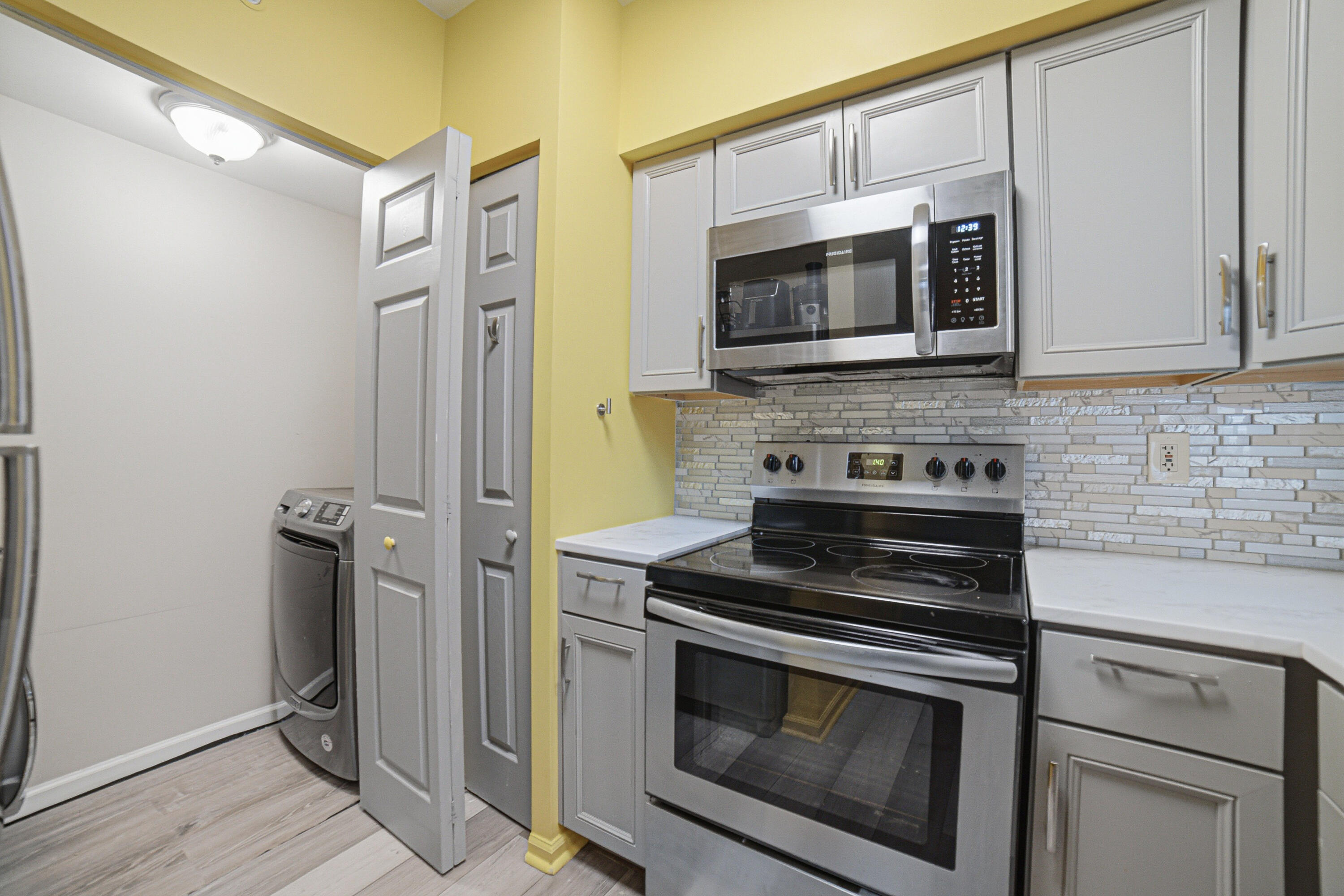 PORTO BELLAGIO CONDO - Residential