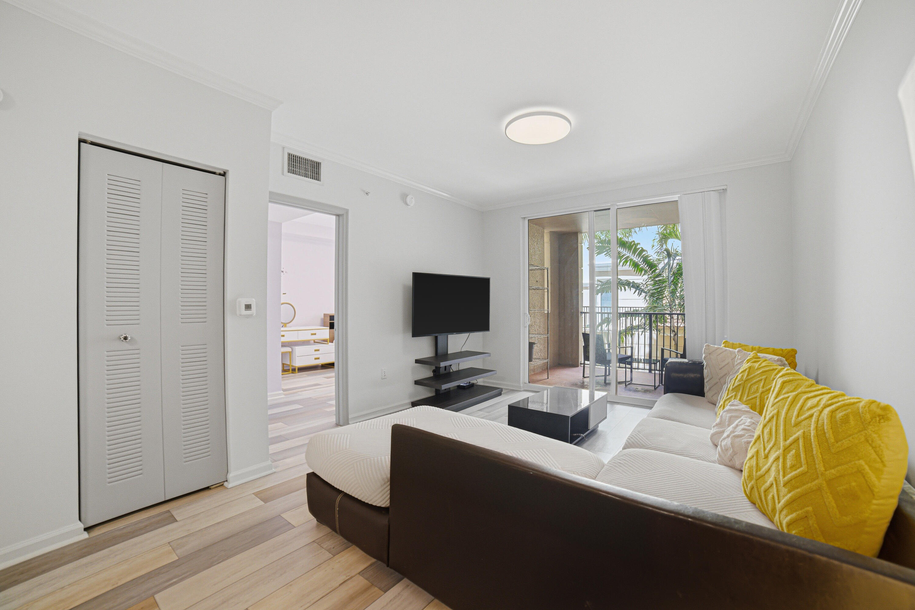 PORTO BELLAGIO CONDO - Residential