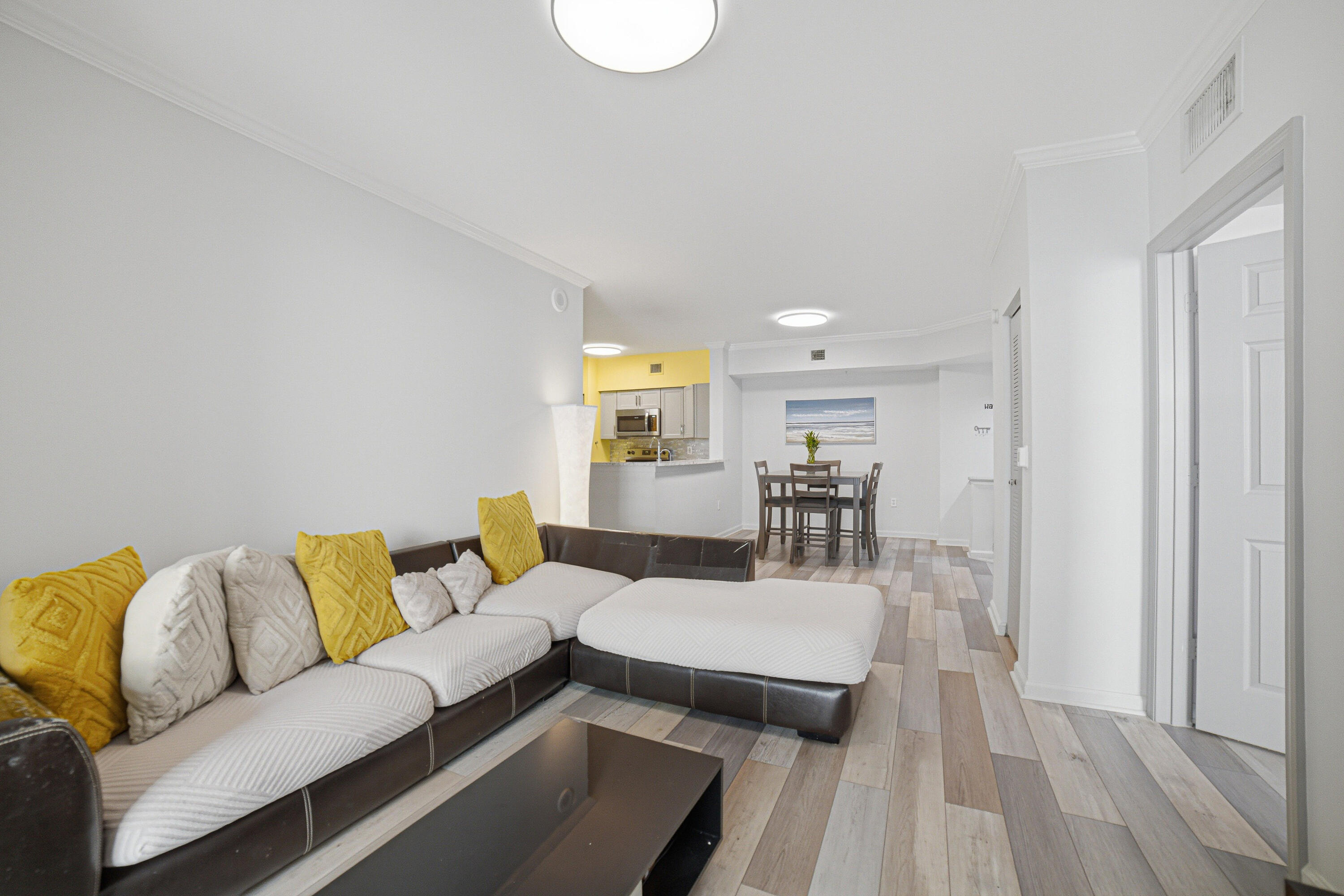 PORTO BELLAGIO CONDO - Residential