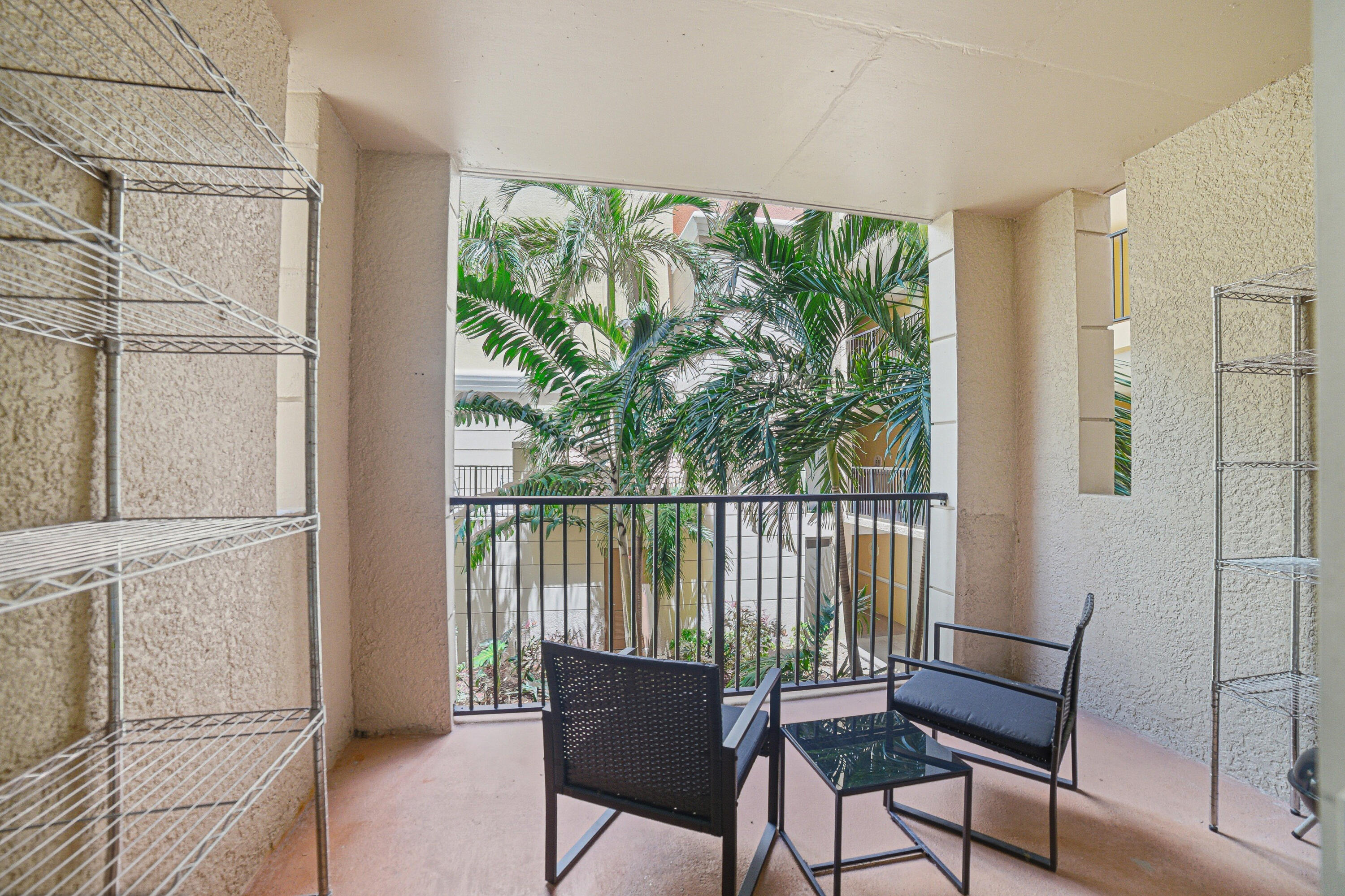 PORTO BELLAGIO CONDO - Residential