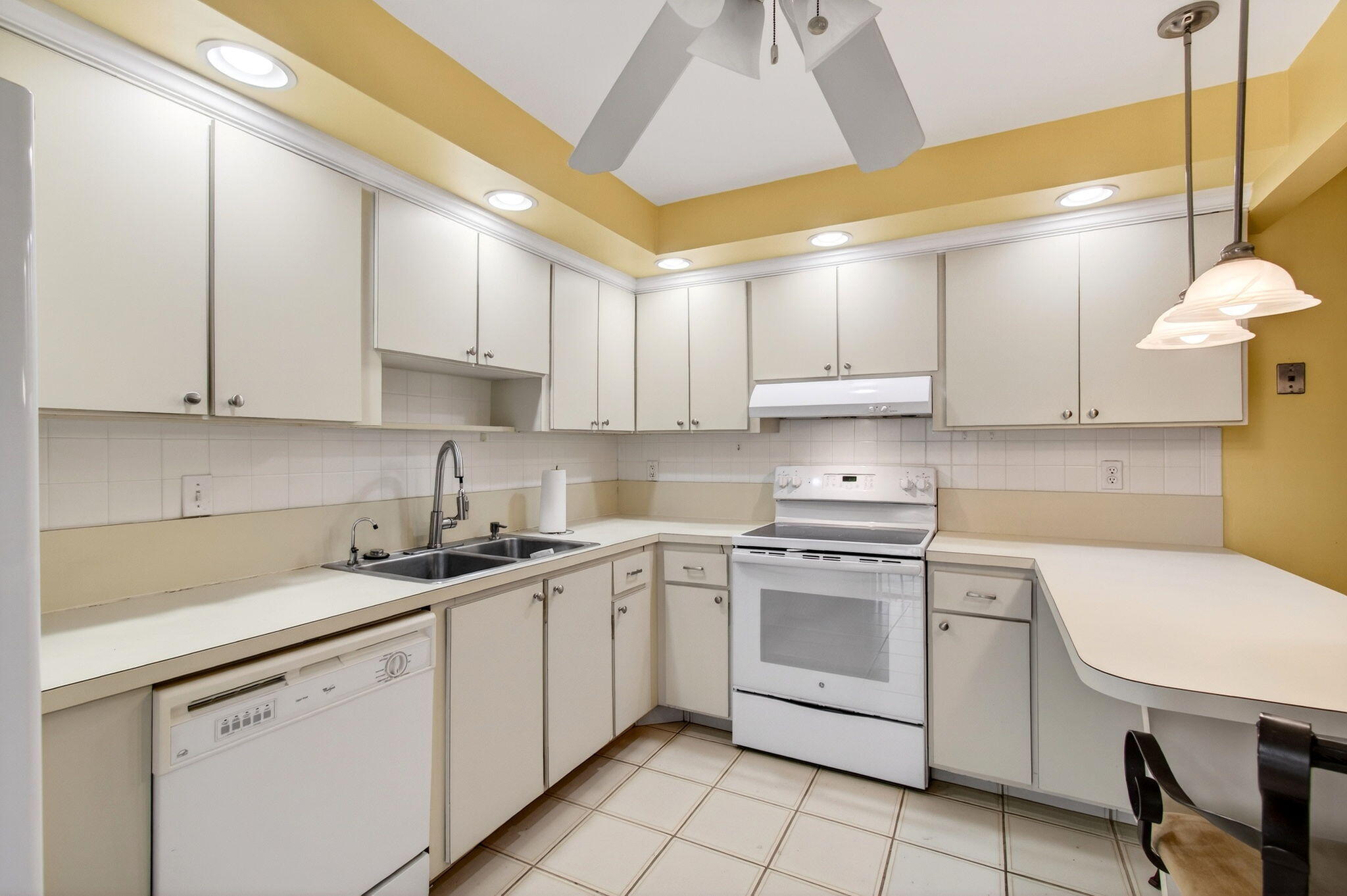 RAINBERRY BAY - Residential