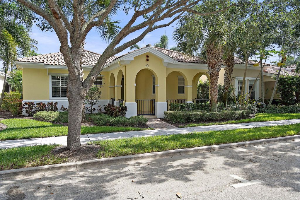 Photo of 158 San Remo Drive, Jupiter, FL 33458 (MLS # R10907029)