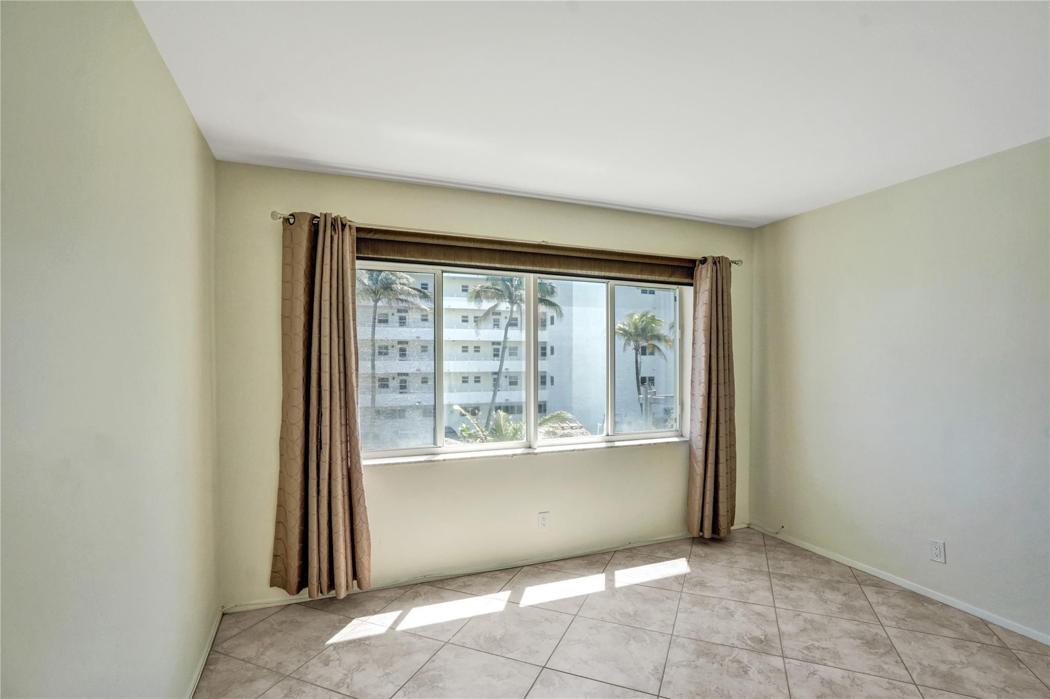 JADE BEACH VILLAS CONDO - Residential Lease
