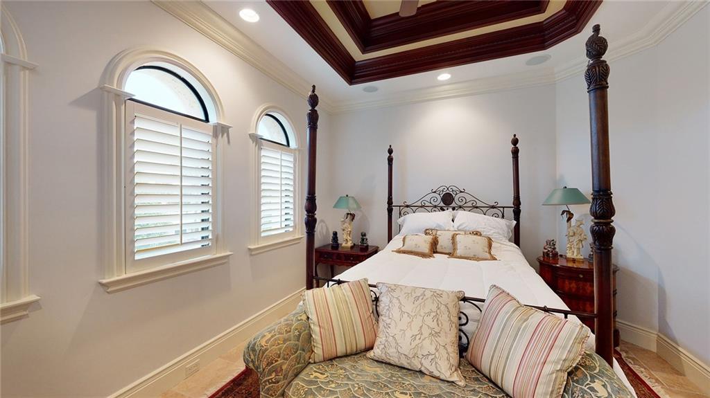 LIGHTHOUSE POINT - Residential