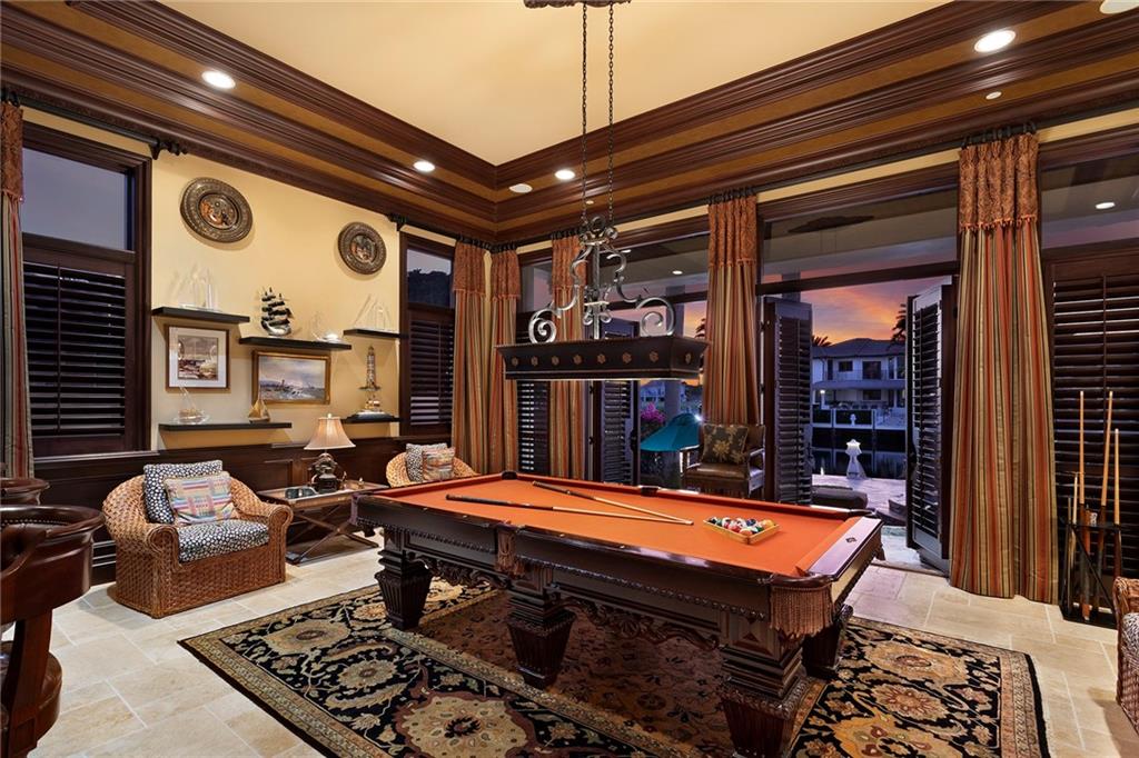 LIGHTHOUSE POINT - Residential