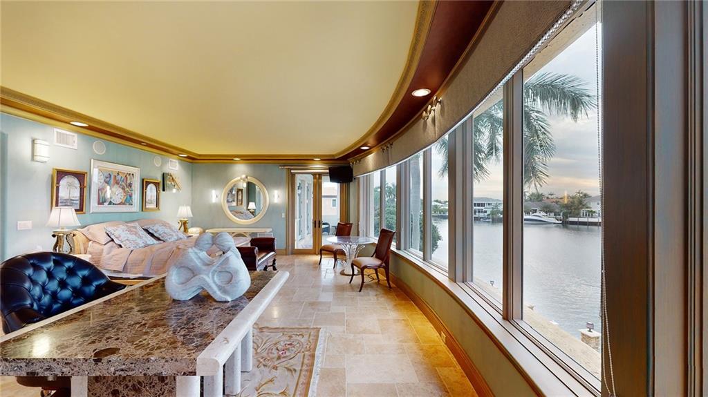 LIGHTHOUSE POINT - Residential