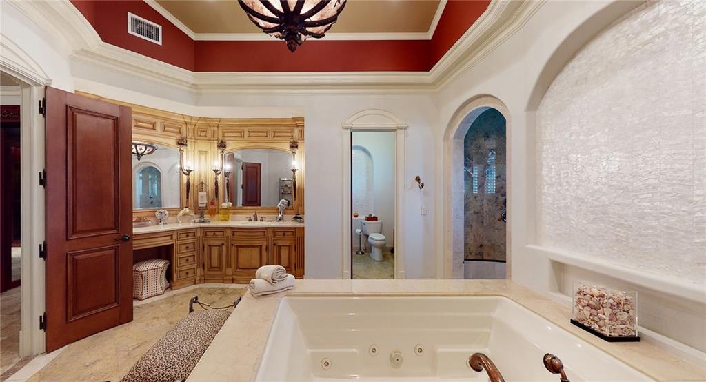 LIGHTHOUSE POINT - Residential