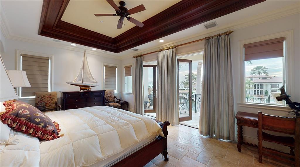 LIGHTHOUSE POINT - Residential