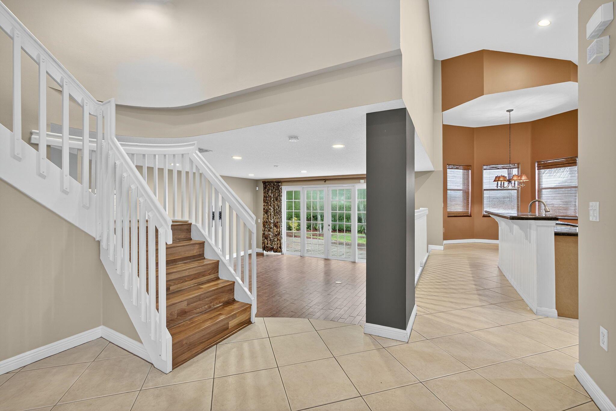8933 Alexandra Circle