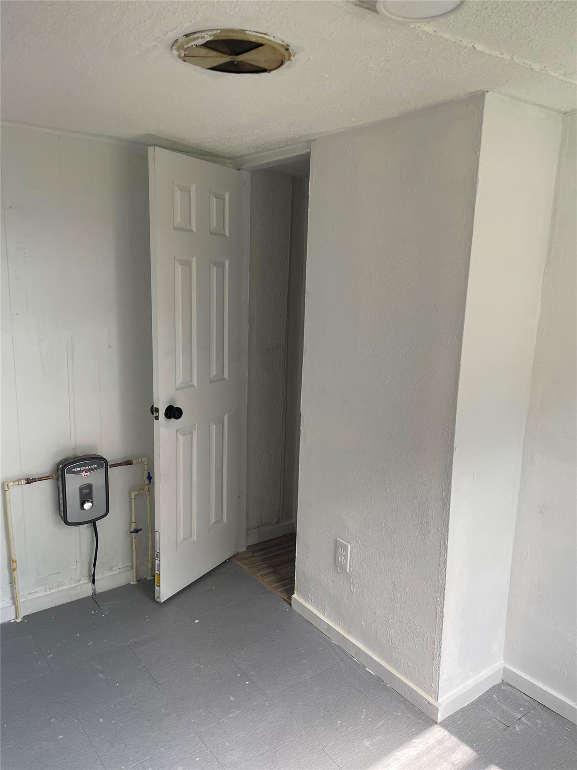 Park City Sec One 49-11 B - Residential Lease