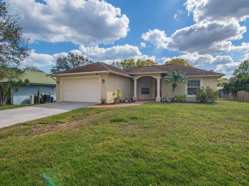 Photo of 7103 Hibiscus Road, Fort Pierce, FL 34951 (MLS # R10956384)