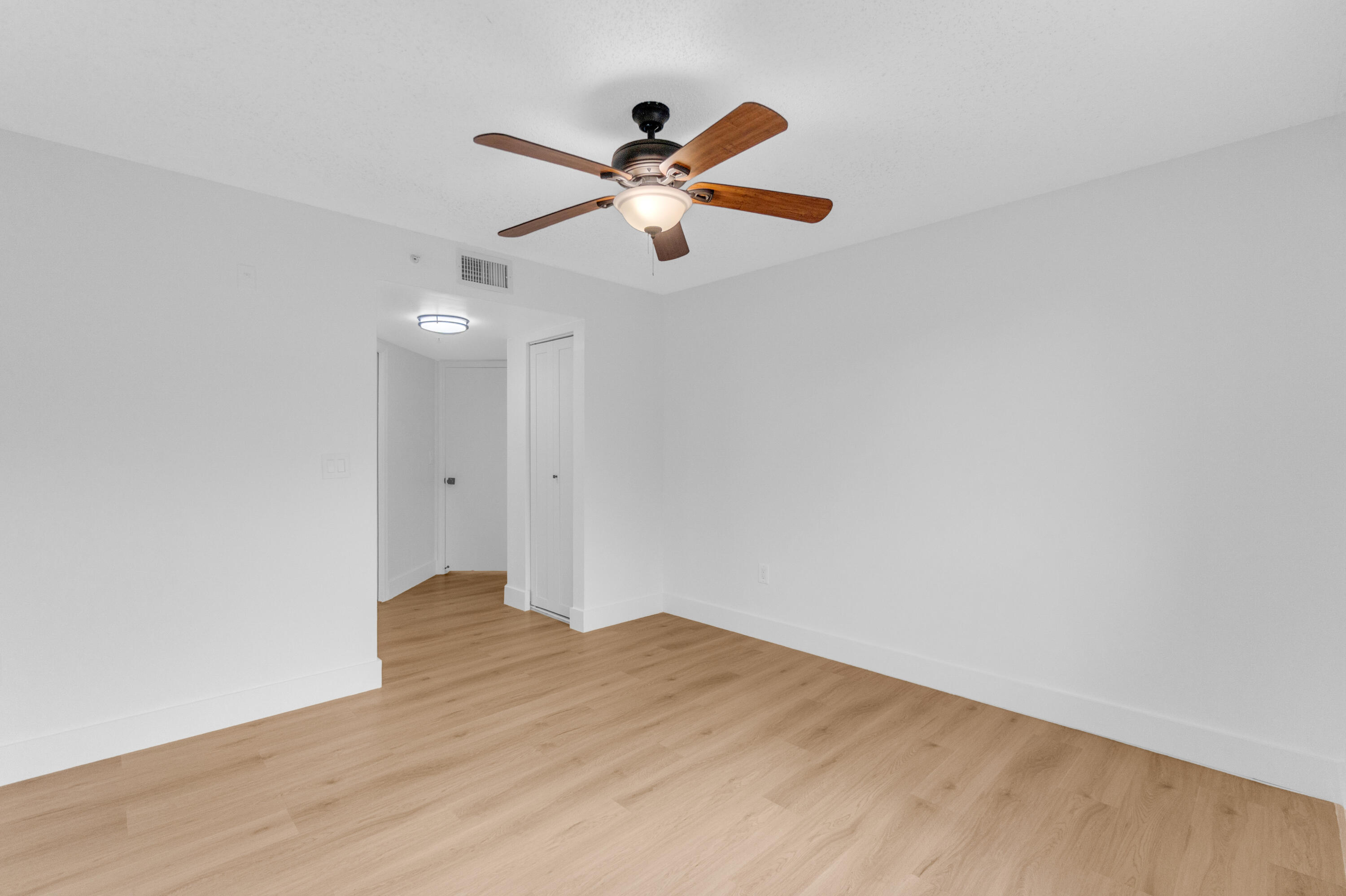 GRAND VIEW AT CRESTWOOD C - Residential Lease